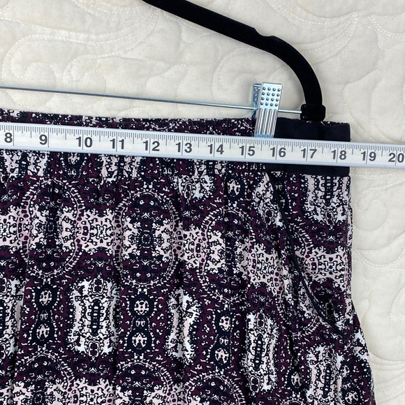 Reitmans Skirt Purple Paisley Elastic Waist Size 16 - Picture 4 of 9